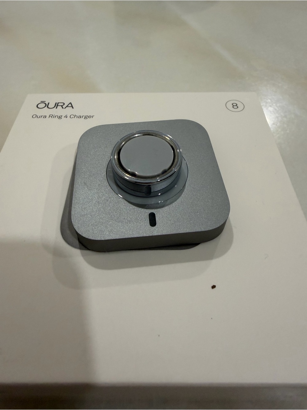 Ōura Ring 4 size 8 and Charger - Silver